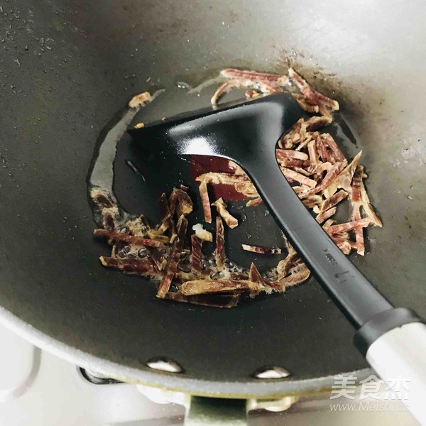 大蒜炒咸肉的做法