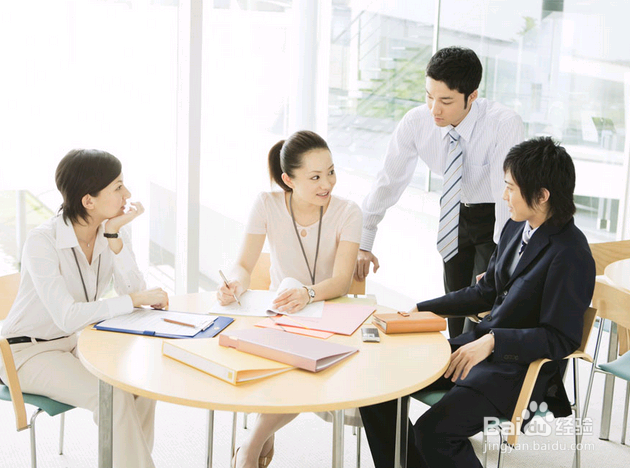 职场晋升捷径：看人长处、帮人难处、记人好处！