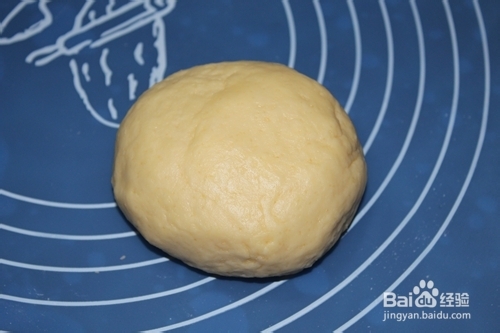 简单几步制作诱人草莓奶油塔
