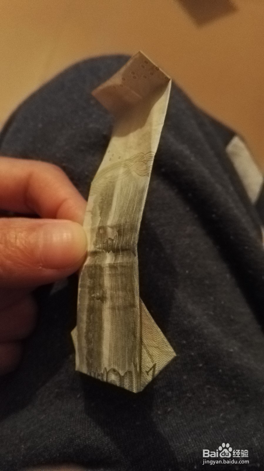 怎么用一块钱纸币折衣服