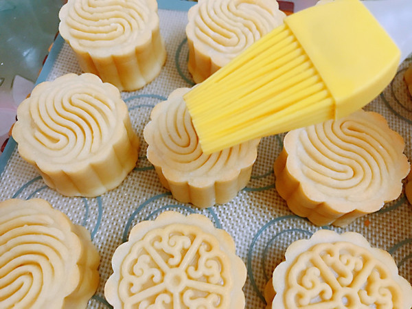 广式纯白莲蓉蛋黄月饼