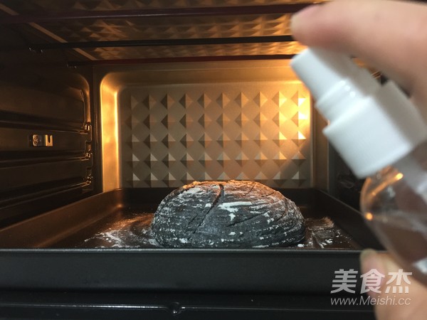 黑芝麻坚果养生欧包