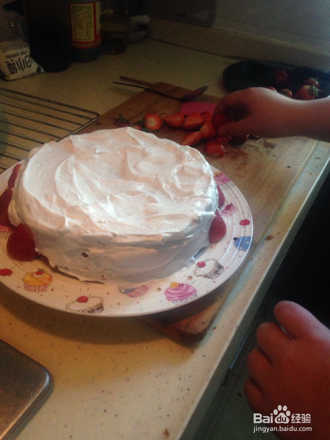 儿子的草莓蛋糕的做法