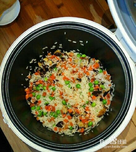 什锦焖饭用电饭锅的做法