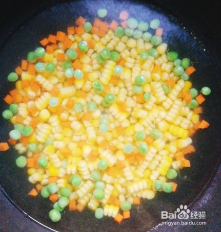 松仁玉米的做法