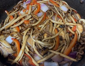 怎样制作营养又美味的茶树菇炒牛肉步骤