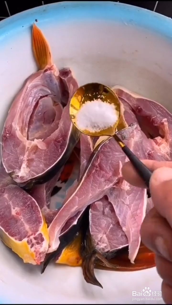 如何制作好吃的红烧鲤鱼