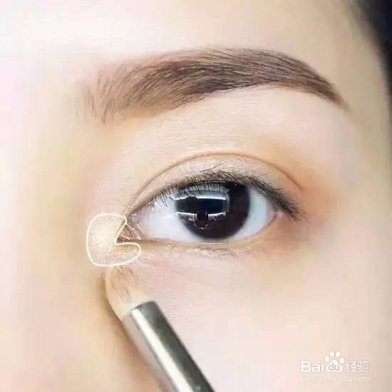 女生如何化淡妆？