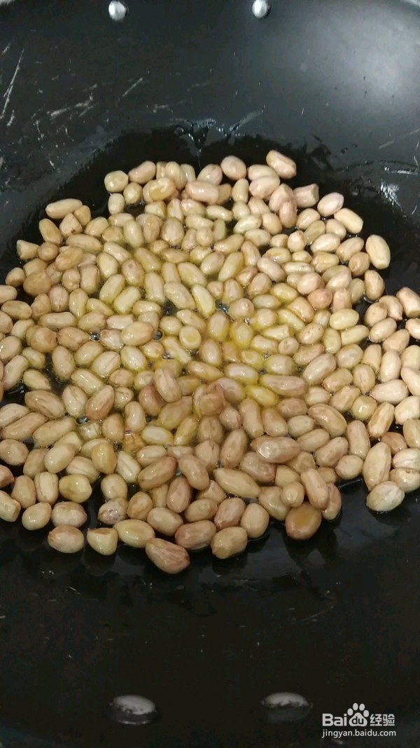 家庭版炒五香花生米的教程