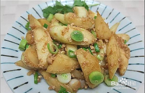 咸蛋炒茭白的做法