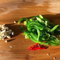 如何制作美味的清炒土豆丝？