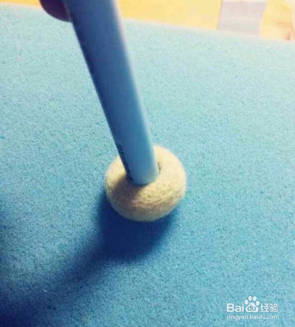 如何用羊毛毡制作甜甜圈