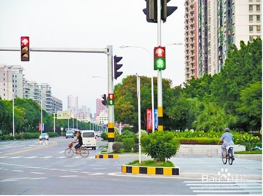怎样在马路上安全行进