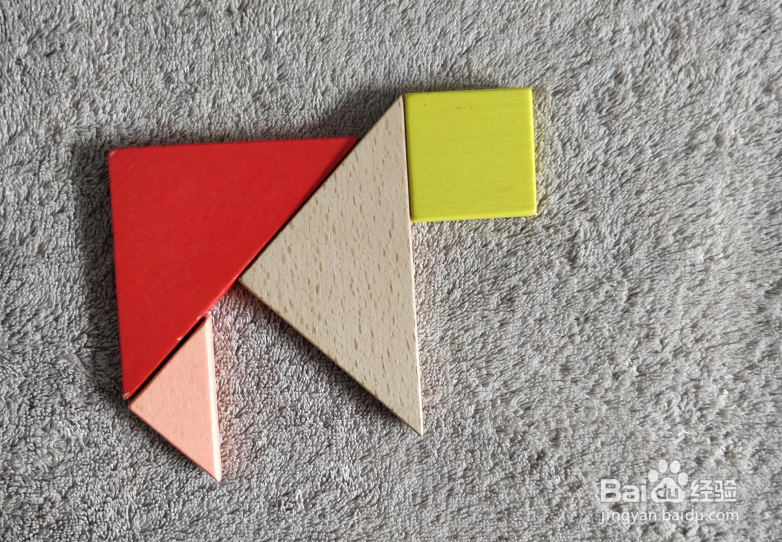 用七巧板怎样拼一只向前行进的长颈鹿?