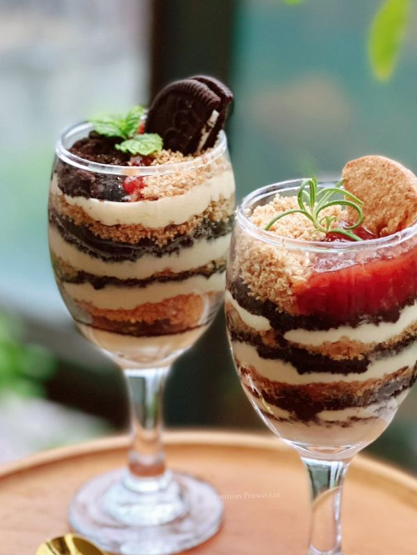 草莓酱奶酪三色木糠杯