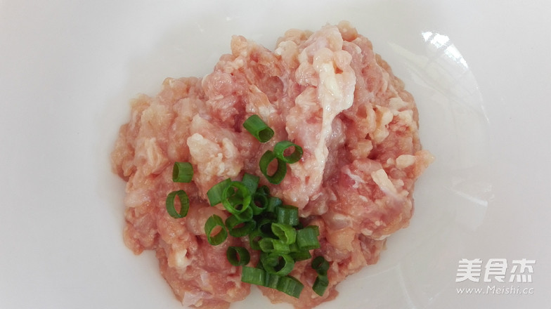 微波酿丝瓜的做法