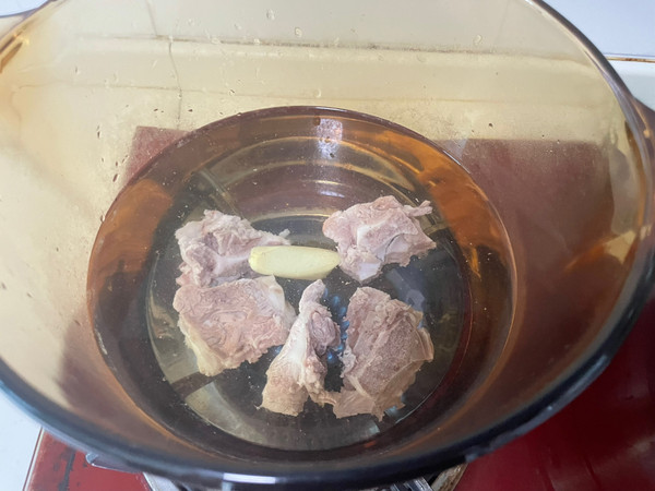 排骨芋艿鸡毛菜汤