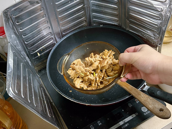 瘦肉豆芽炒河粉