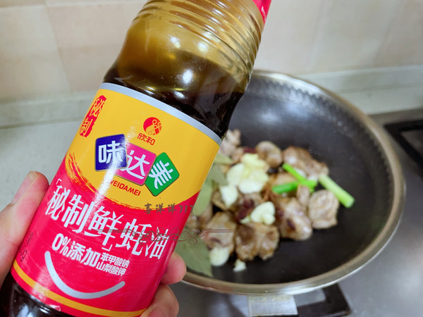 红烧排骨炖土豆