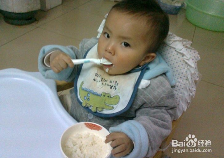育儿小知识:如何培养宝宝吃饭习惯与能力