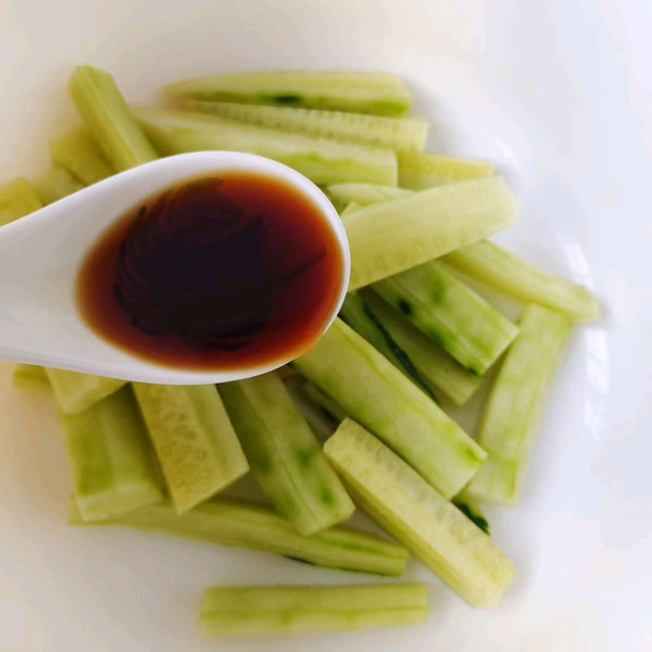 咸蛋黄捞汁黄瓜