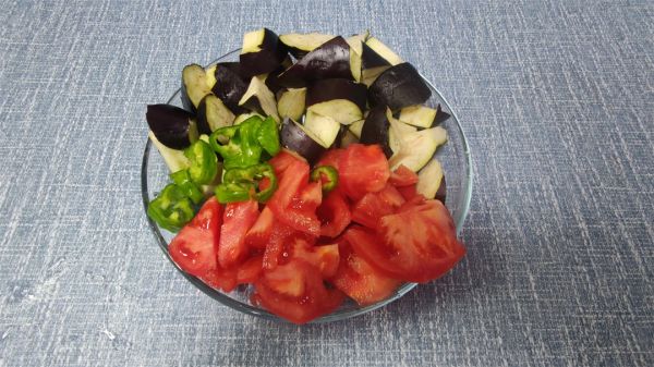 香肠西红柿炒茄子