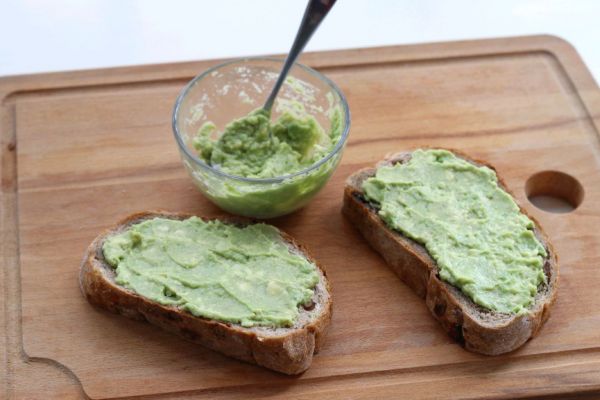 酸奶酱狭鳕鱼三明治