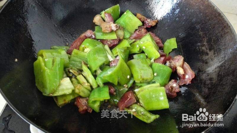 怎么做青椒炒腊鸭腿