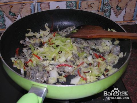 乌鸡肉炒包菜的做法