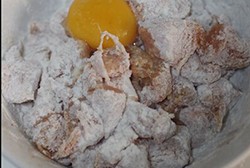 大加乐分享酥脆里嫩的香辣鸡米花做法