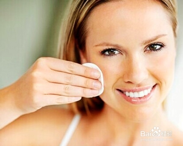 女性应注意早晚皮肤护理