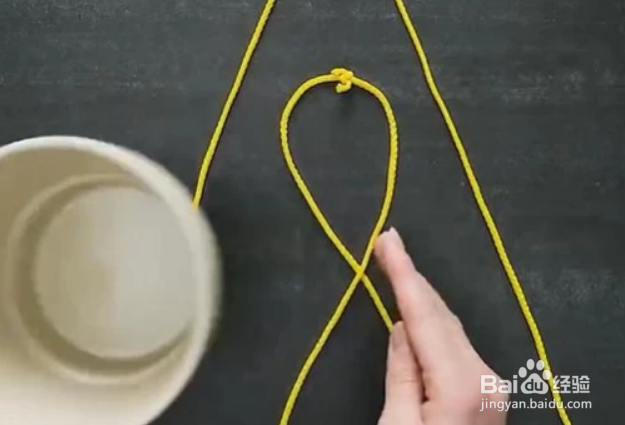 一根绳吊花盆的方法