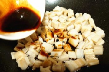 开胃菜的做法（糖醋藕丁）