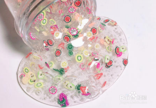 只用普通牙膏做水晶泥