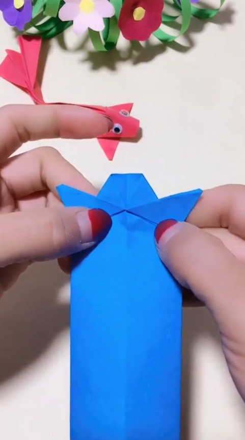 如何手工制作儿童折纸小金鱼