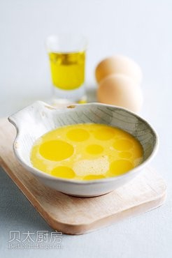 皮肤变得柔润和富有弹性，且有除皱之功效