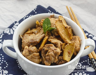 坐月子餐麻油鸡的做法