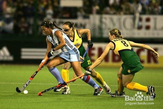 怎样打好曲棍球？