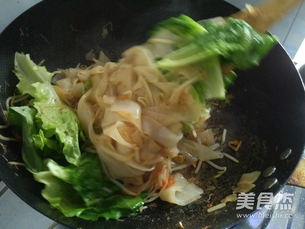 炒凉皮的家常做法