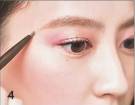男生学化妆好吗高级感桃花妆