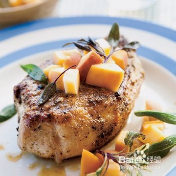 快烹薄牛排配香草凤尾鱼黄油