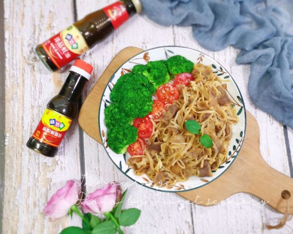 肥牛金针菇盖浇饭