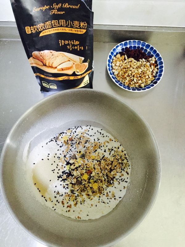 亚麻籽麦片乡村面包