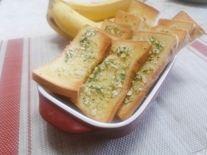 香蒜面包片怎么做