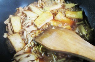 水笋烧老豆腐制作的步骤