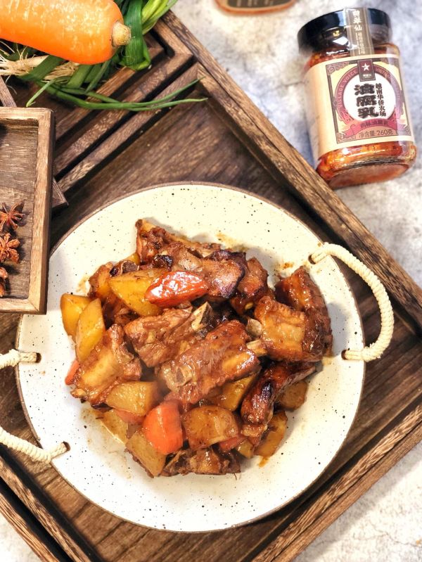 红烧土豆胡萝卜炖排骨