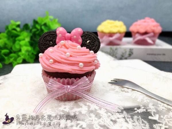 奶冻裱花马芬杯子蛋糕