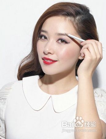 怎样化妆能让脸部看起来显瘦