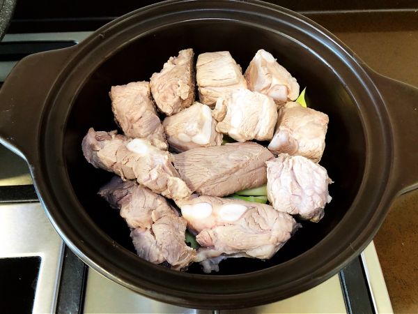 砂锅红烧排骨山药