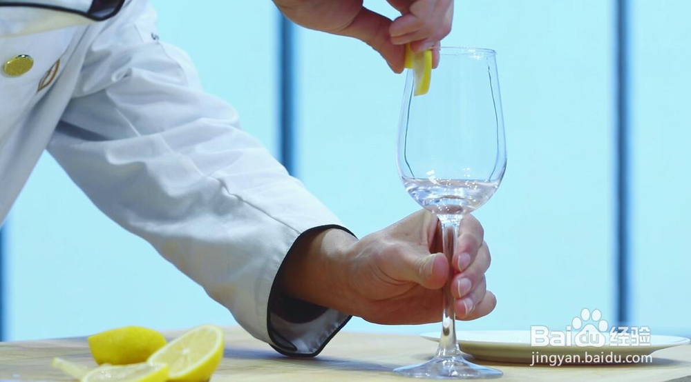 酥到掉渣的养乐多姜汁桂花蜜酿